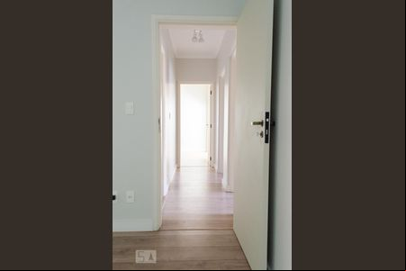 Corredor de apartamento para alugar com 3 quartos, 104m² em Centro, Campinas