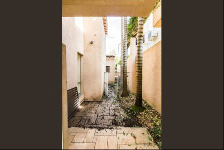 Corredor Lateral Externo Esquerdo de casa de condomínio para alugar com 4 quartos, 350m² em Bairro das Palmeiras, Campinas