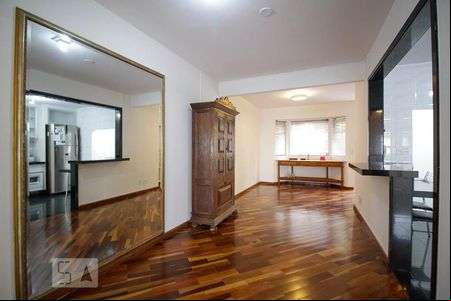 Sala de casa de condomínio para alugar com 3 quartos, 180m² em Vila Anglo Brasileira, São Paulo