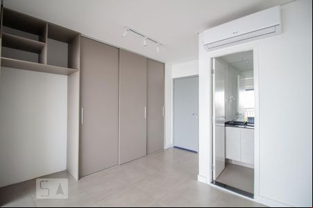 Sala/Quarto de kitnet/studio à venda com 1 quarto, 33m² em Bom Retiro, São Paulo
