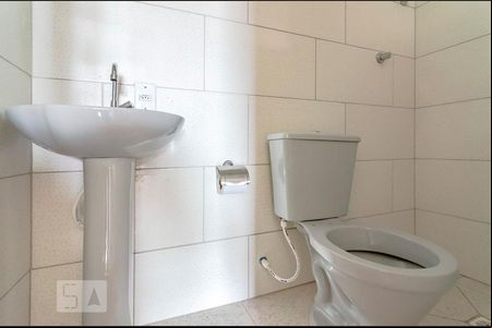 Banheiro de kitnet/studio à venda com 1 quarto, 16m² em Santa Cruz, Belo Horizonte