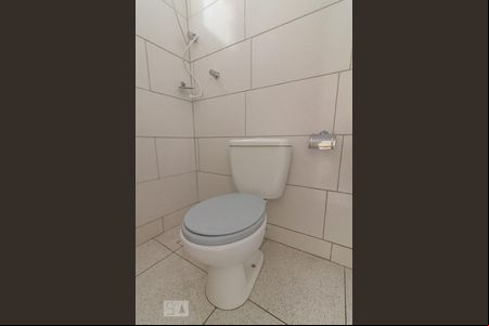 Banheiro de kitnet/studio à venda com 1 quarto, 16m² em Santa Cruz, Belo Horizonte