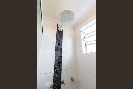 Banheiro de apartamento para alugar com 2 quartos, 50m² em Campo Comprido, Curitiba