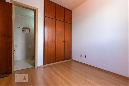 Quarto da suíte de kitnet/studio para alugar com 1 quarto, 46m² em Botafogo, Campinas