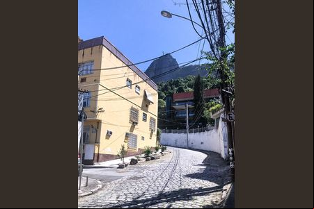 Fachada de casa para alugar com 2 quartos, 120m² em Humaitá, Rio de Janeiro
