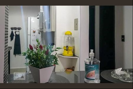 Sala de casa para alugar com 3 quartos, 110m² em Olaria, Rio de Janeiro
