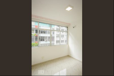 Quarto 1 de apartamento para alugar com 2 quartos, 73m² em Copacabana, Rio de Janeiro