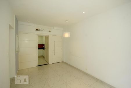 Sala de apartamento para alugar com 2 quartos, 73m² em Copacabana, Rio de Janeiro