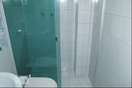 Banheiro da suíte de apartamento para alugar com 3 quartos, 98m² em Flamengo, Rio de Janeiro