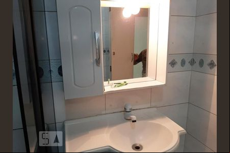 Banheiro de apartamento para alugar com 1 quarto, 50m² em República, São Paulo