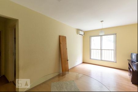 Sala de apartamento para alugar com 2 quartos, 65m² em Vila Andrade, São Paulo