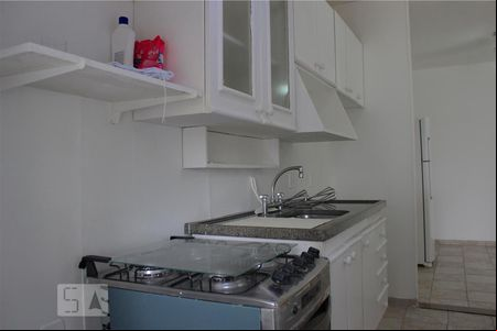 Cozinha de apartamento para alugar com 1 quarto, 70m² em Barra da Tijuca, Rio de Janeiro