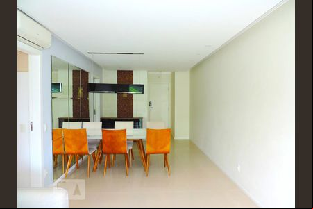 Sala de apartamento para alugar com 3 quartos, 122m² em Centro, Florianópolis