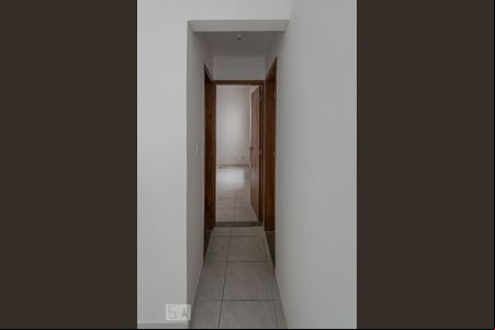 Corredor de apartamento para alugar com 2 quartos, 60m² em Irajá, Rio de Janeiro