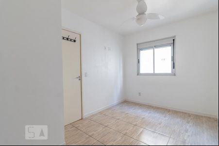 Dormitório 2 de apartamento para alugar com 2 quartos, 48m² em o das Pedras, Porto Alegre