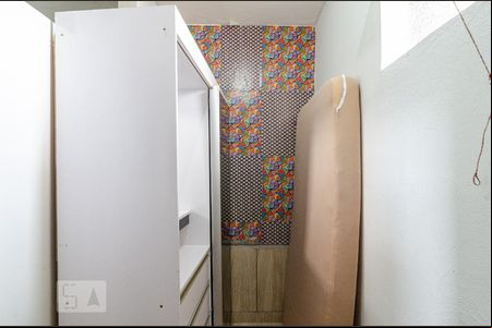 Despensa de casa para alugar com 1 quarto, 60m² em Nova Gameleira, Belo Horizonte