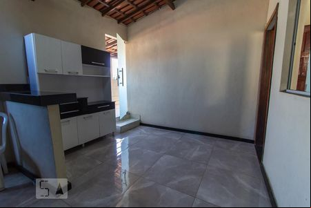 Sala de kitnet/studio à venda com 1 quarto, 40m² em Santa Cruz, Belo Horizonte