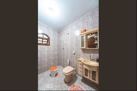 Banheiro 1 de casa à venda com 4 quartos, 260m² em Parque Gerassi, Santo André