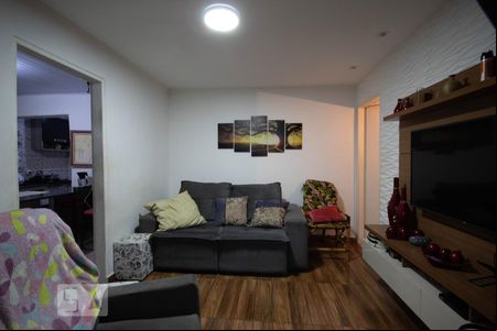 Sala de casa à venda com 2 quartos, 70m² em Jardim Roberto, Osasco
