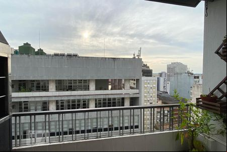 Sacada - Vista de apartamento para alugar com 3 quartos, 163m² em Centro Histórico, Porto Alegre