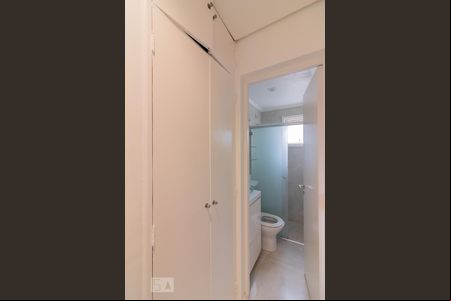 Corredor de apartamento à venda com 2 quartos, 85m² em Moema, São Paulo