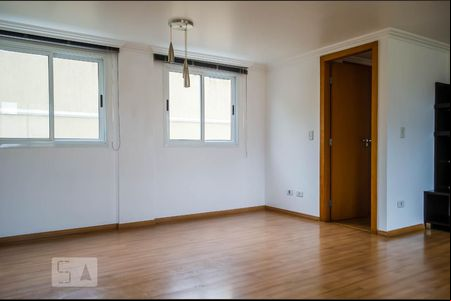 Sala de apartamento para alugar com 2 quartos, 76m² em Novo Mundo, Curitiba