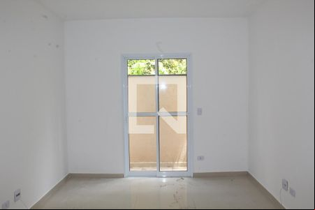 detalhe da sala de casa para alugar com 2 quartos, 73m² em Vila Santo Antônio, Cotia