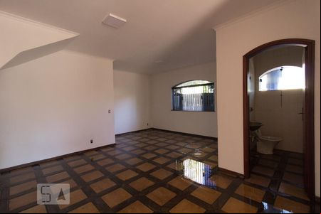 Sala de casa para alugar com 3 quartos, 187m² em Jardim Faculdade, Sorocaba