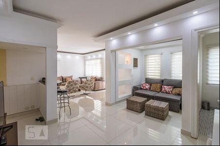 Sala de casa de condomínio para alugar com 4 quartos, 400m² em Alphaville, Barueri