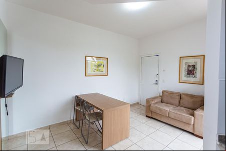 Sala/Cozinha de apartamento à venda com 1 quarto, 47m² em Santa Efigênia, Belo Horizonte