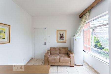 Sala/Cozinha de apartamento à venda com 1 quarto, 47m² em Santa Efigênia, Belo Horizonte