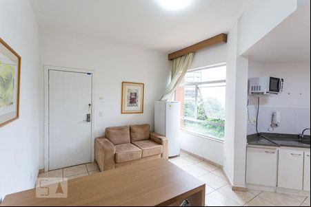 Sala/Cozinha de apartamento à venda com 1 quarto, 47m² em Santa Efigênia, Belo Horizonte