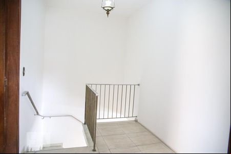 Hall de casa para alugar com 3 quartos, 240m² em Rudge Ramos, São Bernardo do Campo