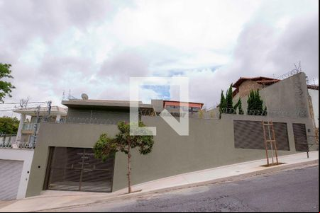 Casa à venda com 4 quartos, 575m² em Estoril, Belo Horizonte