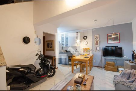 Sala de Estar/Jantar de casa de condomínio à venda com 2 quartos, 65m² em Vila Conceição, Porto Alegre