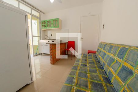 Sala e cozinha de apartamento para alugar com 1 quarto, 50m² em Canasvieiras, Florianópolis