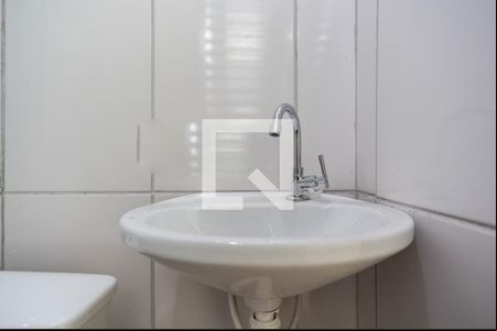 Banheiro de kitnet/studio para alugar com 1 quarto, 30m² em Vila Maria Luisa, São Paulo