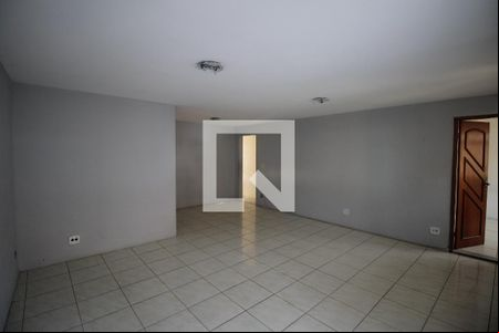 Sala de casa para alugar com 3 quartos, 130m² em Paraíso, São Gonçalo