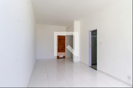 Sala de kitnet/studio para alugar com 1 quarto, 24m² em Laranjeiras, Rio de Janeiro
