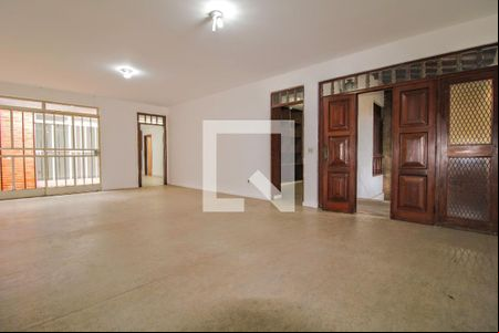 Casa à venda com 4 quartos, 320m² em Serra, Belo Horizonte
