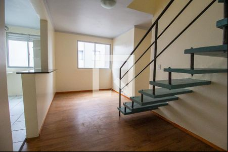 Sala 1 de apartamento para alugar com 3 quartos, 130m² em Capão Raso, Curitiba