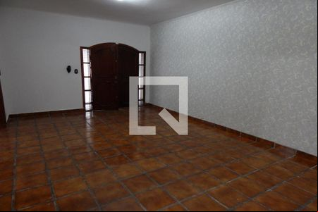 Sala de casa para alugar com 3 quartos, 250m² em Jardim Sílvia, Embu das Artes