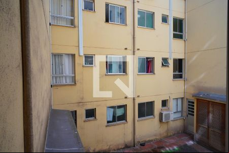 Sala - Vista de apartamento para alugar com 2 quartos, 43m² em Rubem Berta, Porto Alegre
