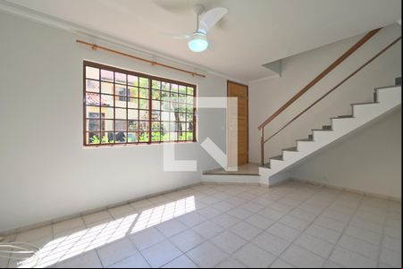 Sala de casa de condomínio para alugar com 2 quartos, 59m² em Residencial Burato, Campinas