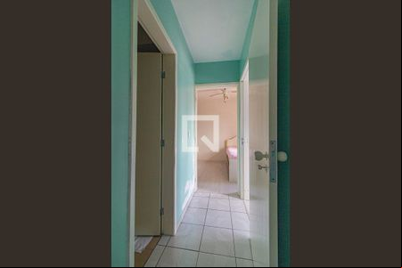 Corredor de apartamento para alugar com 2 quartos, 68m² em Rebouças, Curitiba