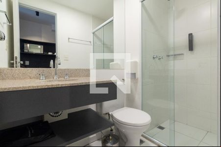 Banheiro de kitnet/studio para alugar com 1 quarto, 24m² em Jardim Paulistano, São Paulo