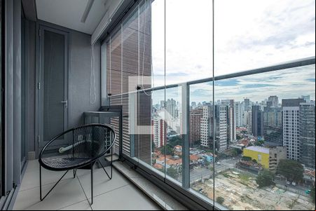 Studio - Varanda de kitnet/studio para alugar com 1 quarto, 30m² em Pinheiros, São Paulo