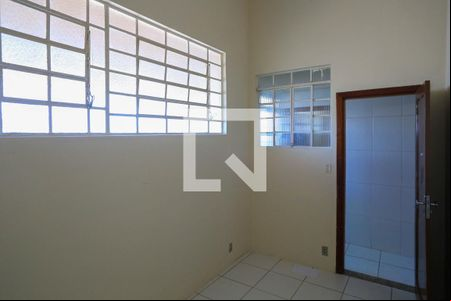 Quarto de kitnet/studio para alugar com 2 quartos, 60m² em Floresta, Belo Horizonte
