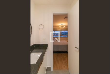 Banheiro de kitnet/studio à venda com 1 quarto, 36m² em Teresópolis, Porto Alegre