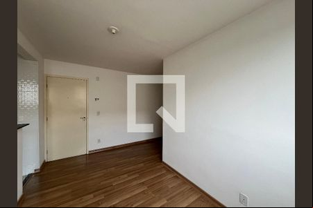 Sala de apartamento para alugar com 2 quartos, 45m² em Parque Santa Rosa, Suzano